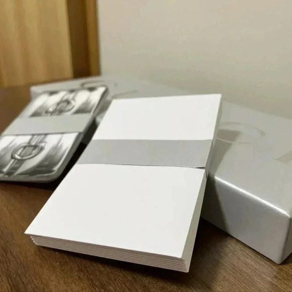 Gucci Special Edition Holiday Stationary Cards Gift 10 Cards/Envelopes - Picture 4 of 5